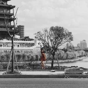 边打电话边做嗯啊呻吟
