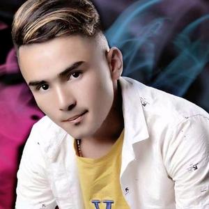 边打电话边做嗯啊呻吟
